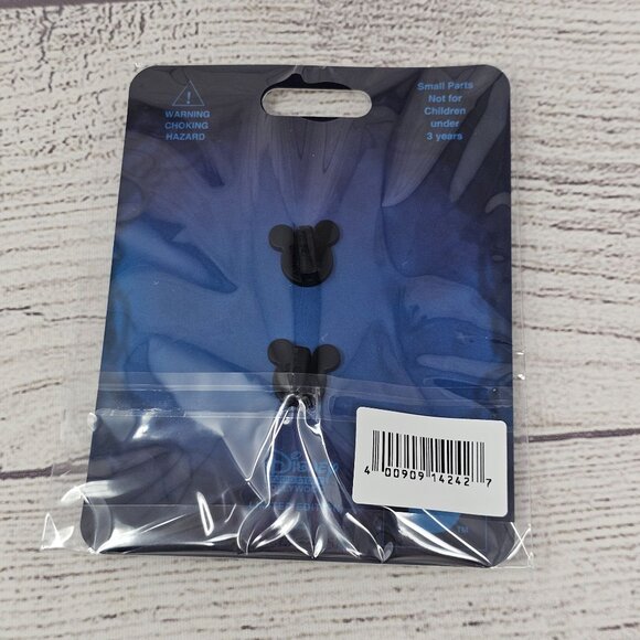 New! DSSH Snow White Stained Glass Pin LE 400 - Picture 3 of 3